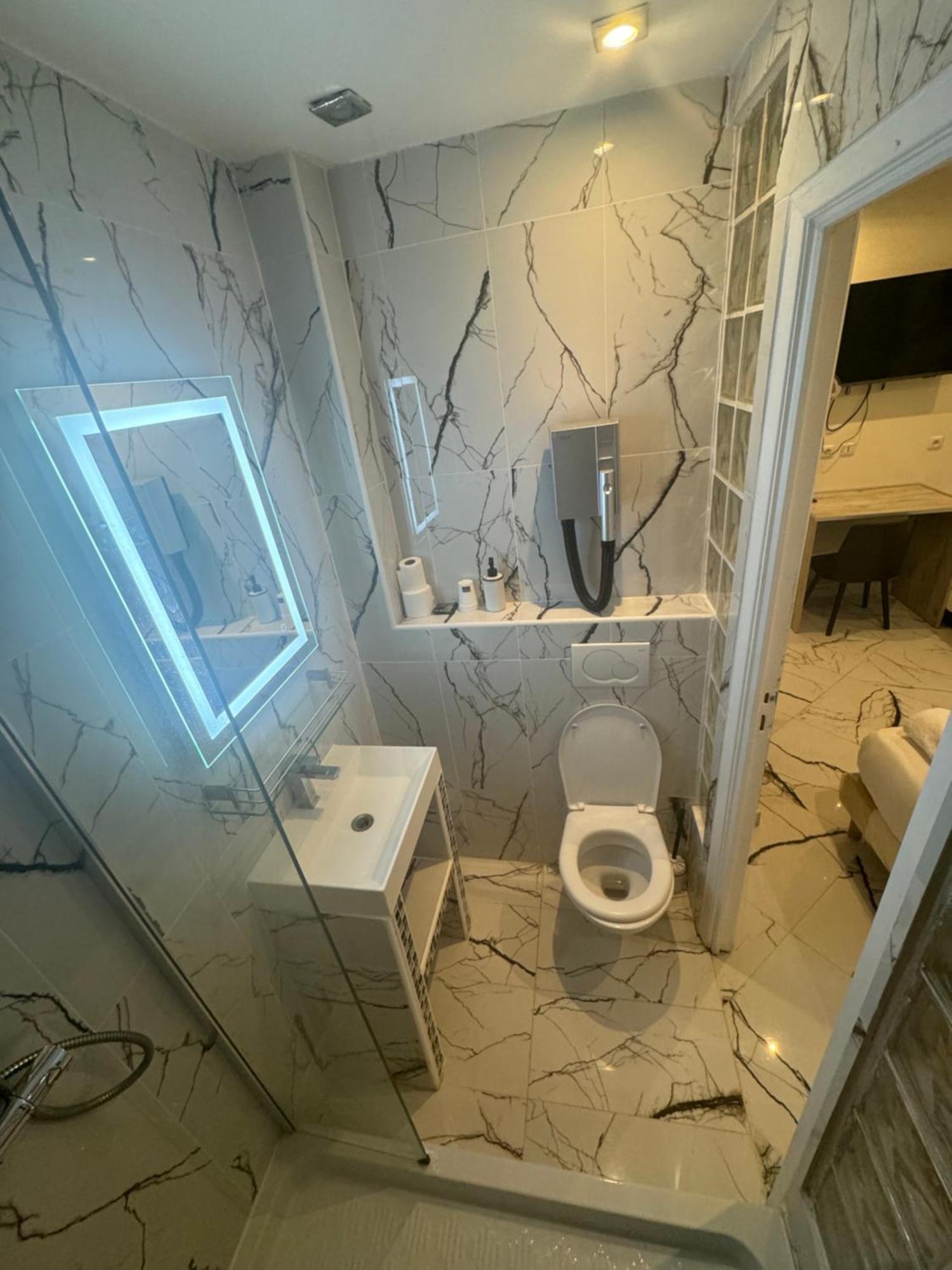 Triple Room,1527861145:JPEG