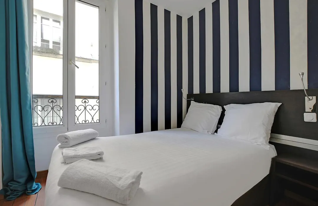 Modern'S Hotel-1